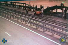 Ukrajna szerint felrobbantották a Krími híd tartóoszlopait 