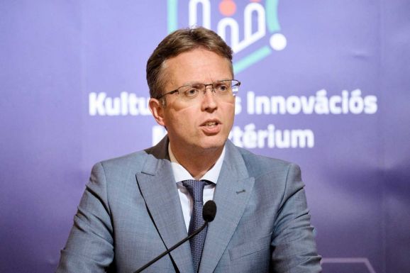 Hankó Balázs: Éljünk bárhol is, magyarok vagyunk, összetartozunk