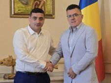 Elszívja az AUR a hanyatló PSD szavazóit