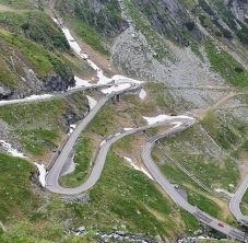 Pénteken megnyitják a Transzfogarast – a kéregető medvékre figyelmeztetnek