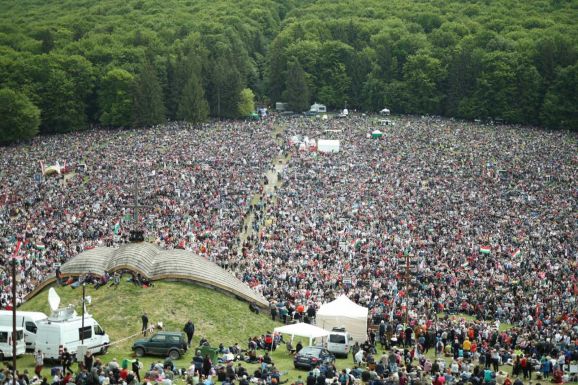 Nagy a mozgósítás a pünkösdi hosszú hétvégén – kiemelten figyelnek a csíksomlyói búcsúra