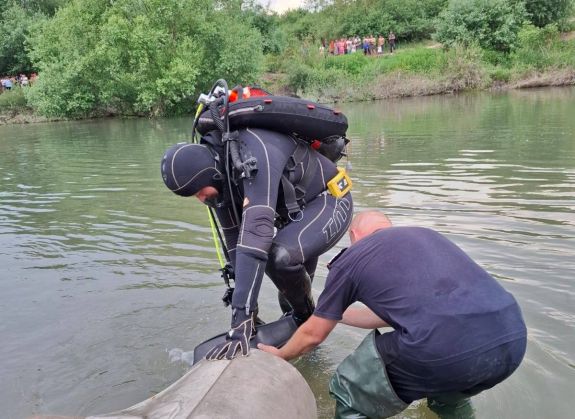 Testvére szeme előtt fulladt folyóba egy nyolcéves kislány