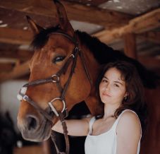 Életformájává vált a lovaglás – Hazahozná megszerzett tudását a csíkszeredai Bíró Eszter