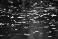 Viharriasztás péntekre: másodfokú figyelmeztetést is kiadtak 