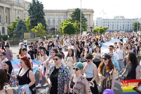 Bukarest Pride: tojással akarták megdobálni a résztvevőket – közbelépett a csendőrség