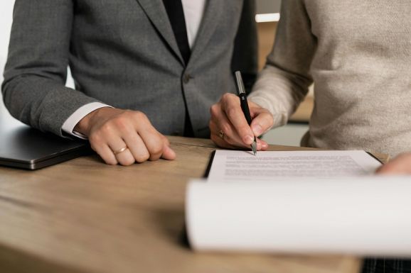 Kormányalakítás: nincs megállapodás, csak kisebb előrelépés – szerdán folytatják