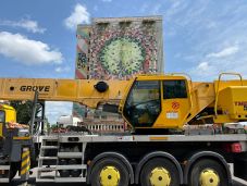 Megérkezett az „épületzabáló”: óriásgéppel bontják a sepsiszentgyörgyi Bodok szállót (VIDEÓ)