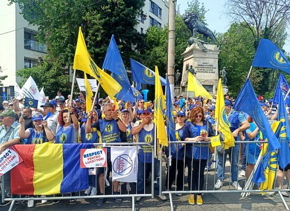 A szakszervezetek képviselőivel tárgyal hétfőn az államfő