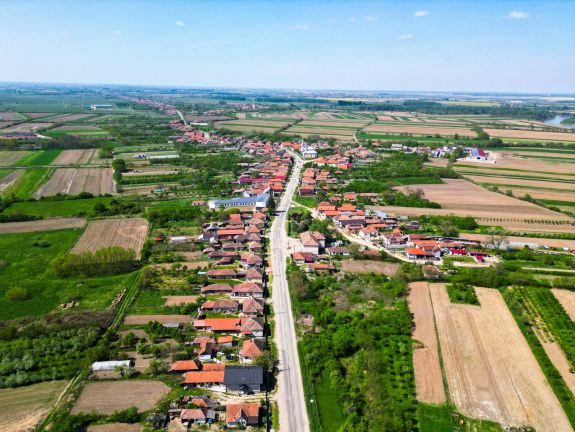 Összeköttetés: 200 millió lejből újít utat a Szatmár Megyei Tanács