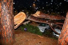 Vihar söpört végig a horvát tengerparton – Többen megsérültek 