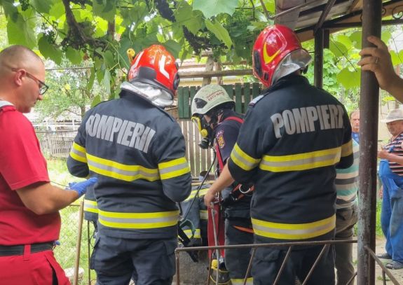 Tizenhárom méteres mély kútba esett egy szatmári nő