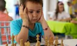 Világszerte felfigyeltek rá, hatévesen a felnőtt sakkozók között is arat a szatmárnémeti Balog Ronaldo