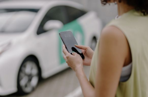 Nem tűrik: kitiltotta a Bolt a nőket titokban filmező nagyváradi sofőrt