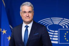 Halállal fenyegették meg a Bolojan-kormány egyik miniszterét