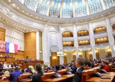 Házelnököket választ kedden a parlament