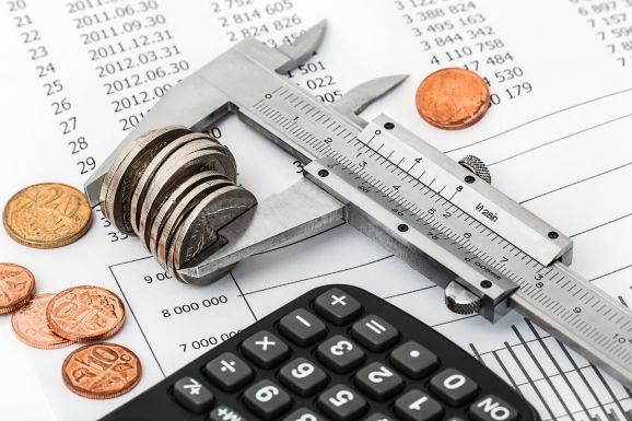 Szakértők: a deficitcsökkentő intézkedések csak arra elegendőek, hogy pár hónappal elodázzák az áfaemelést