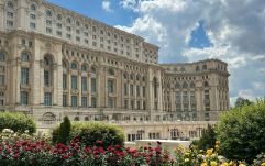 Parlamenti frakcióba tömörül az új szuverenista mozgalom