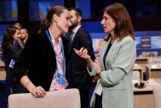 Ez a nők megvetéséről szól – liberális képviselő vette védelmébe a külügyminisztert