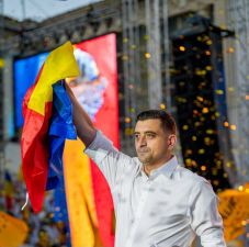 AUR-felvonulás Marosvásárhelyen - A román zászló napját ünneplik