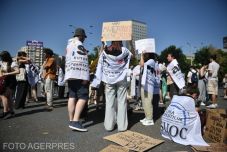 Ösztöndíjaikat féltik az egyetemisták 