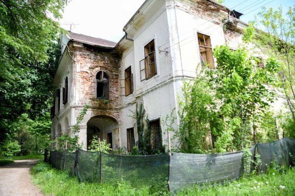 Sárközújlaki Vécsey-kastély – Van visszaút a pusztulásból?