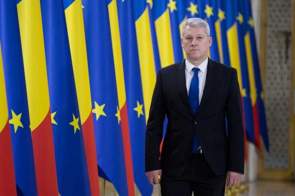 A „jelen kihívásaival” szembenézni képes kormányfőt keres a PNL