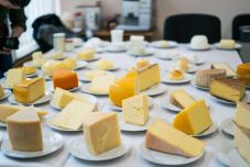 Minőségi tejből lesz a minőségi sajt – Tim Zoltán sajtbírával beszélgettünk (INTERJÚ)