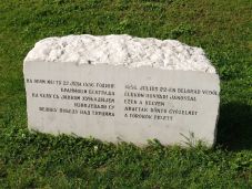 A nándorfehérvári diadal emlékkövéről szakította le a magyar zászlót egy belgrádi román férfi (VIDEÓ)