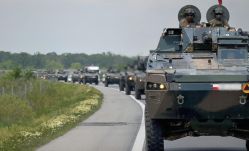 Több katonai menetoszloppal találkozhatunk az utakon a következő hetekben