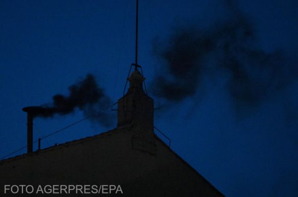 Fekete füst az első szavazás után – csütörtök reggel folytatódik a pápaválasztás