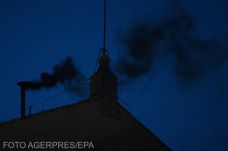 Fekete füst az első szavazás után – csütörtök reggel folytatódik a pápaválasztás