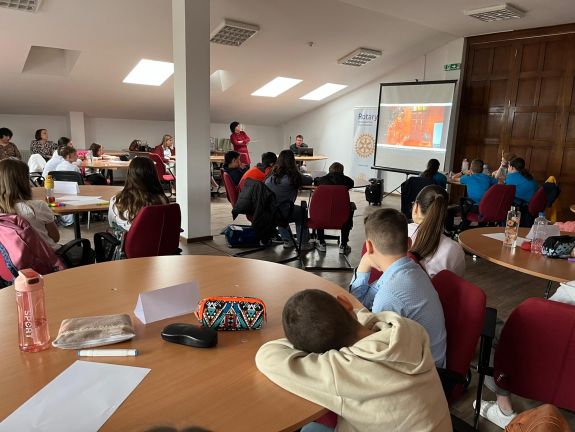 Tizenkét csapat mérte össze tudását a kézdivásárhelyi román nyelvi vetélkedőn