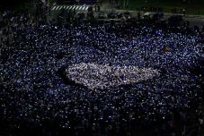 FRISSÍTVE: „RO, maradj! Egyetlen út: Európa” – Békés felvonulás több nagyvárosban