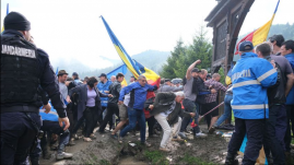 Simion, a szuverenizmust magára öltő focihuligán