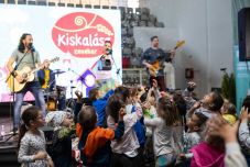 „Sok mindent csak úgy értünk meg, ha elolvashatjuk” – Megnyitotta kapuit a tizedik Csíkszeredai Könyvvásár