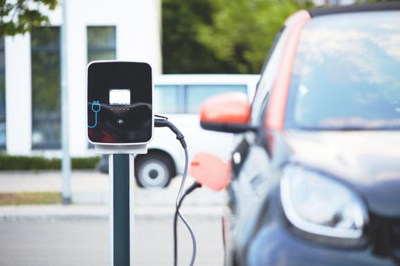 Áprilisban is drasztikusan csökkentek az elektromos autók eladásai