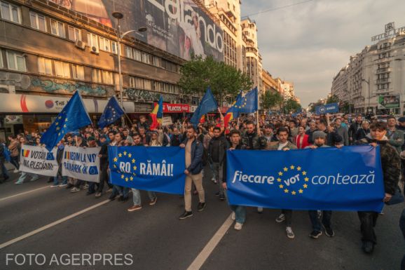 „Egyetlen út – Európa” – ezrek vonultak utcára a nagyvárosokban