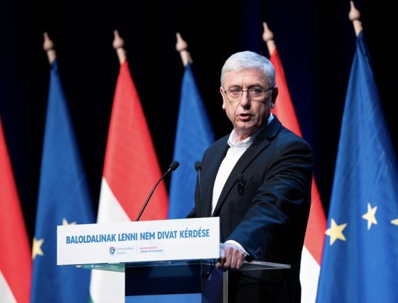 Válófélben levő felesége lehet Gyurcsány Ferenc utódja a DK élén