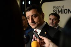 Simion megköszönte Amerikának, hogy kizárták Romániát a vízummentességi programból