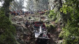 Tömegszerencsétlenség Srí Lankán: szakadékba zuhant egy busz, legalább 21 ember meghalt