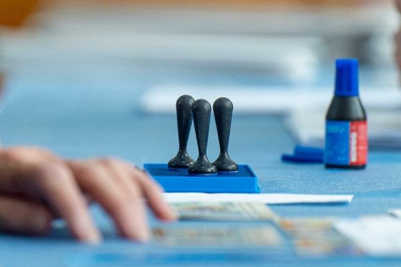 Korábbi amerikai nagykövetek: Végzetes fenyegetést jelent Romániára egy Putyin-párti államfő