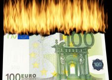 A majdani nyugdíjasok pénzét is megcsapolta George Simion