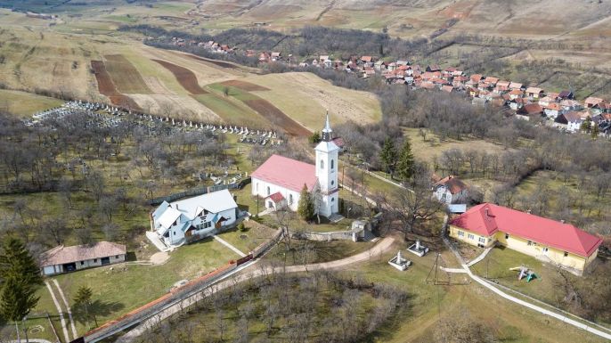 Bezárják az iskolát és óvodát egy Kolozs megyei faluban – A szülők szerint őket senki nem kérdezte meg