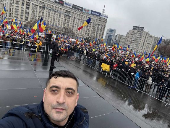 Csökken Simion támogatottsága, döntő lehet a magas szavazói részvétel