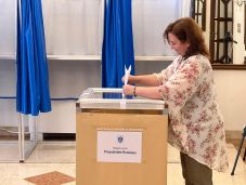 Nagy a szavazási kedv külföldön, Simion vádaskodik