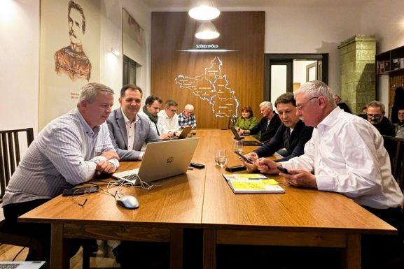 Antal Árpád: erdélyi magyarok és jóérzésű románok együtt mondtak nemet a gyűlöletre