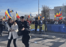 Botrányt okoztak külföldön a Simion szavazói: zaklatták, szidalmazták az embereket (VIDEÓ)