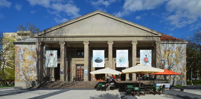 Költöznie kell a Csíki Játékszínnek és a Hargita Székely Néptáncszínháznak – de hová?