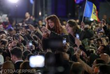 Ezrek ünnepelték az utcán Nicușor Dan győzelmét: „Oroszország ne feledd, Románia nem a tied!” (VIDEÓ)