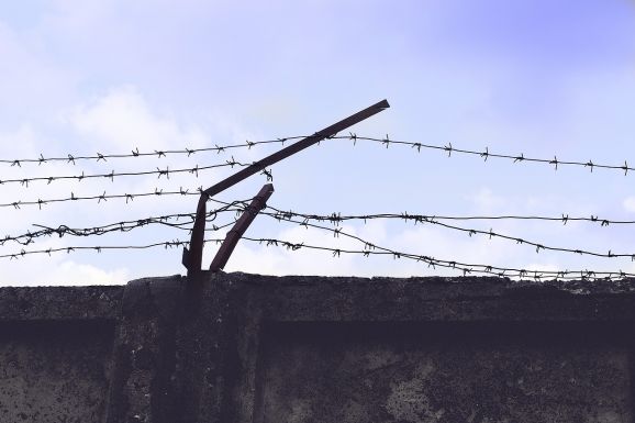 Börtönbe záratnák a szülőket, ha nem viszik pszichológushoz erőszakot elkövető gyereküket
